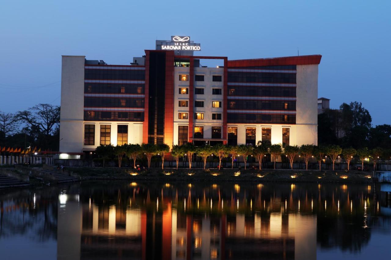Le Lac Sarovar Portico- Ráňčí Exteriér fotografie